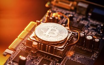 Кто стоит за рекордным ростом хешрейта Bitcoin