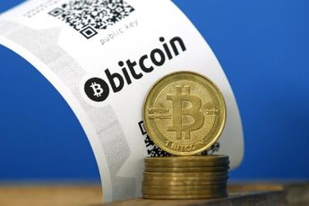 Top-Tier Analyst: Bitcoin to Reach $60,000 Again