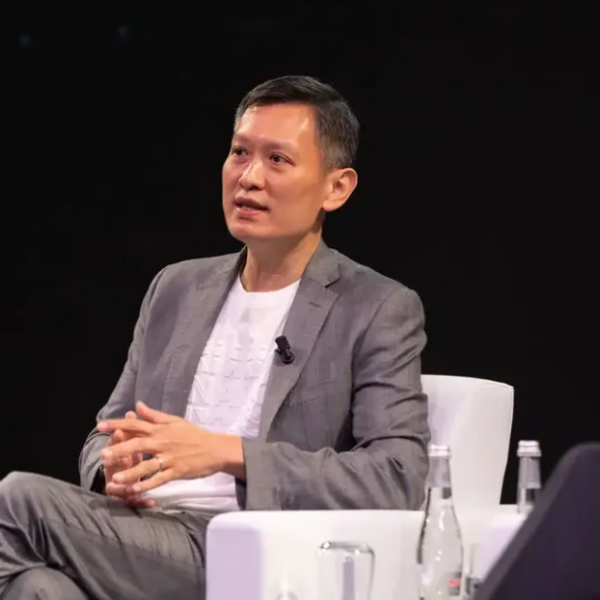 「绯闻接班人」Richard Teng 转正，币安进入「后 CZ 时代」