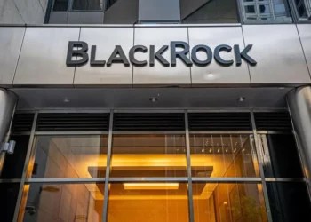 BlackRock’s Bold Move: Transforming Spot Bitcoin ETF With Cash Redemption Twist – Approval Looms?