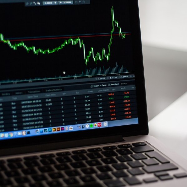 ETF 关键节点将至，交易数据背后隐藏着哪些博弈信号？