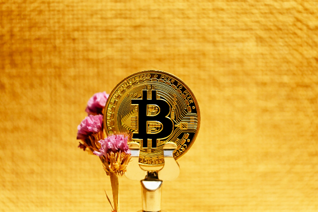 FOMC会议纪要暗示不急于降息，BTC测试59500美元