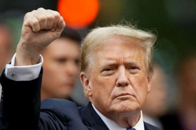 兜售特朗普：前总统的加密政商朋友圈与「生意经」