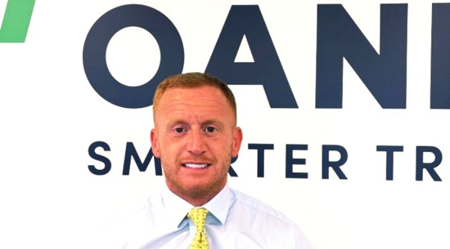 在OANDA工作6年后，Abbott成为英国分部的首席收入官