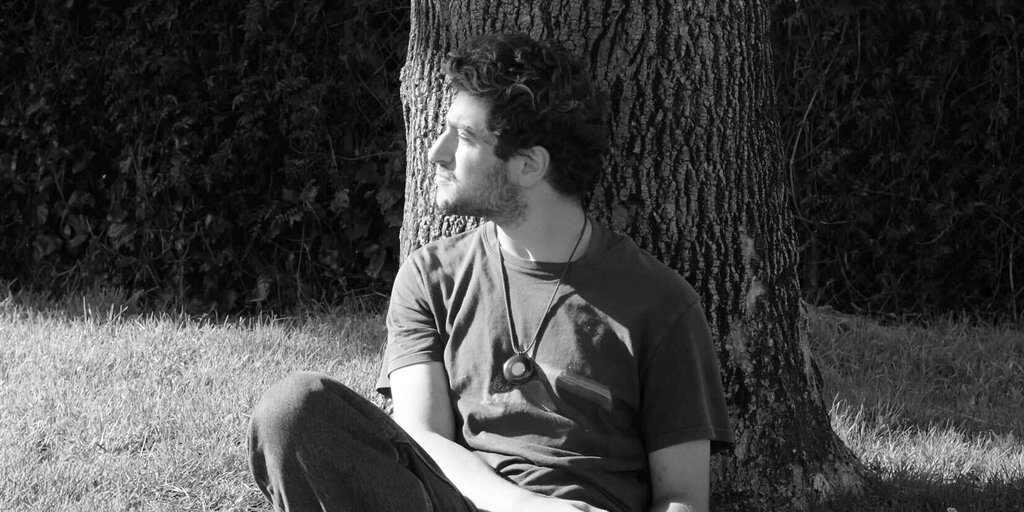 AI初创公司推出99美元的“朋友”项链，扬起眉毛和250万美元