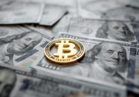 卖比特币「测试水」，每天睡醒躺赚五位数