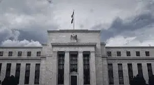 FOMC 会议反直觉现象解析,降息后债券收益率为何反弹?