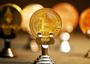 Latecomers To Bitcoin Rally Get Cautionary Advice From Analyst, Here’s Why