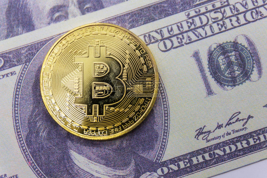 BTC价格超过10.6万美元,分析师预测年末及2025年继续上涨