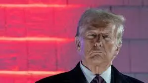 靠 TRUMP 狂赚超 1 亿美元，是“走运”还是“内幕交易”？