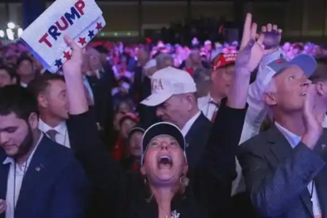 MAGA 阵营的分裂和内部大论战