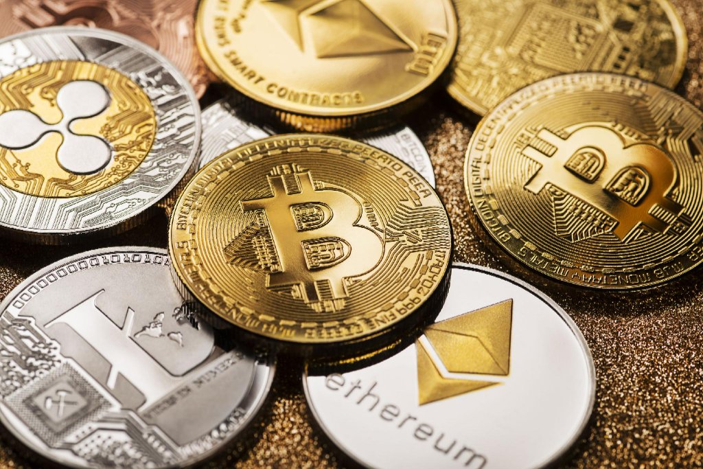 加密货币崩盘加剧,比特币较历史高点下跌 25%