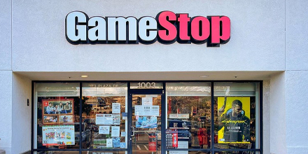 Gamestop 融资 13 亿美元推进比特币战略:从「游戏零售遗老」到「加密革命新贵」的魔幻征途