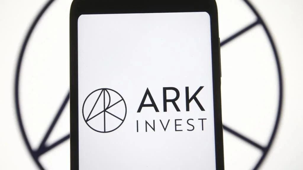 加码Coinbase、减持Block,ARK Invest看多比特币?