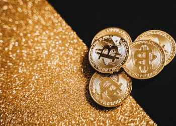 Bitcoin Vs. Gold: Schiff Predicts A Catastrophic 85% BTC Drop—Details