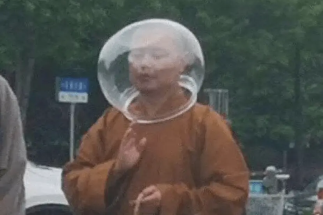 何一：我觉得自己还不配作为MEME的中心，MEME在你心中