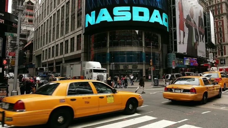 Bitcoin’s Decoupling From Nasdaq Short-Lived, Gold Still Reigns