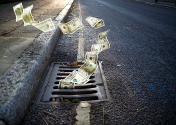 Spot Bitcoin ETFs Bleed $713 Million In The Past Week — What’s Happening?