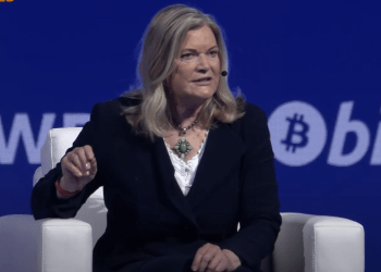Trump Backs Bill To Buy 1 Million Bitcoin — Lummis Reveals When