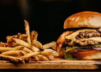 Bitcoin On The Menu: American Fastfood Chain Goes Crypto Nationwide