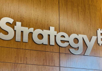 Strategy vs. 华尔街空头：谁才是比特币最后的玩家？