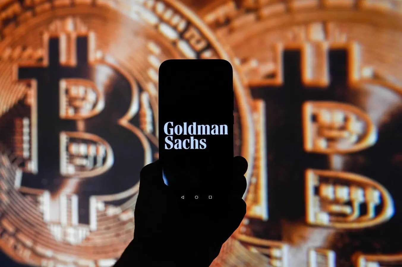 高盛 14 亿美元重仓 IBIT，领衔机构「抢筹」BTC ETF