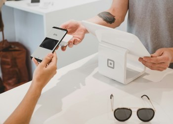 Crypto Adoption Continues: Apple, X, Airbnb Exploring Stablecoin Integration – Report