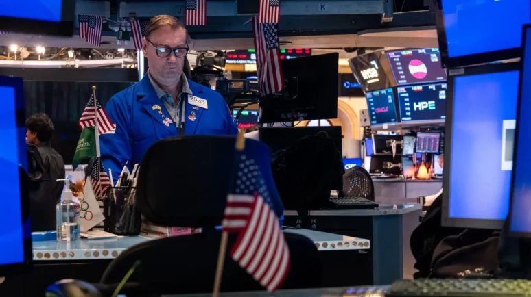 Anti-Crypto Giant Vanguard Quietly Becomes Top Strategy Shareholder