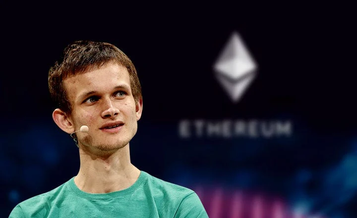 当 ETH 突破 4400 美元，31 岁的 Vitalik 又在干嘛？