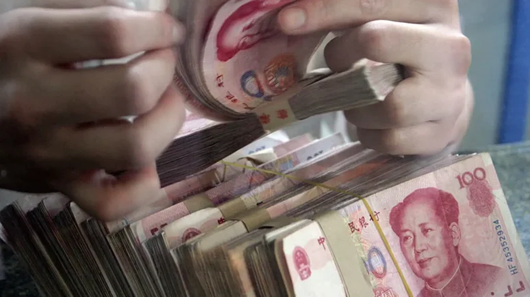 China Eyes RMB Stablecoin To Challenge Dollar Dominance After CBDC Plans Stall