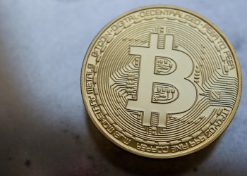 Arthur Hayes Warns Of Potential 19% Bitcoin Crash, Abandons Major Positions