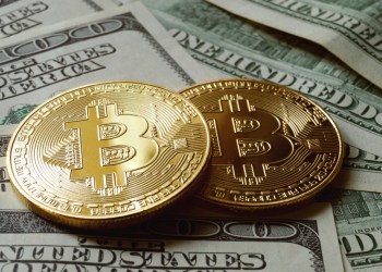 US Bitcoin ETFs Post $900M Net Outflows In Past Week – Details