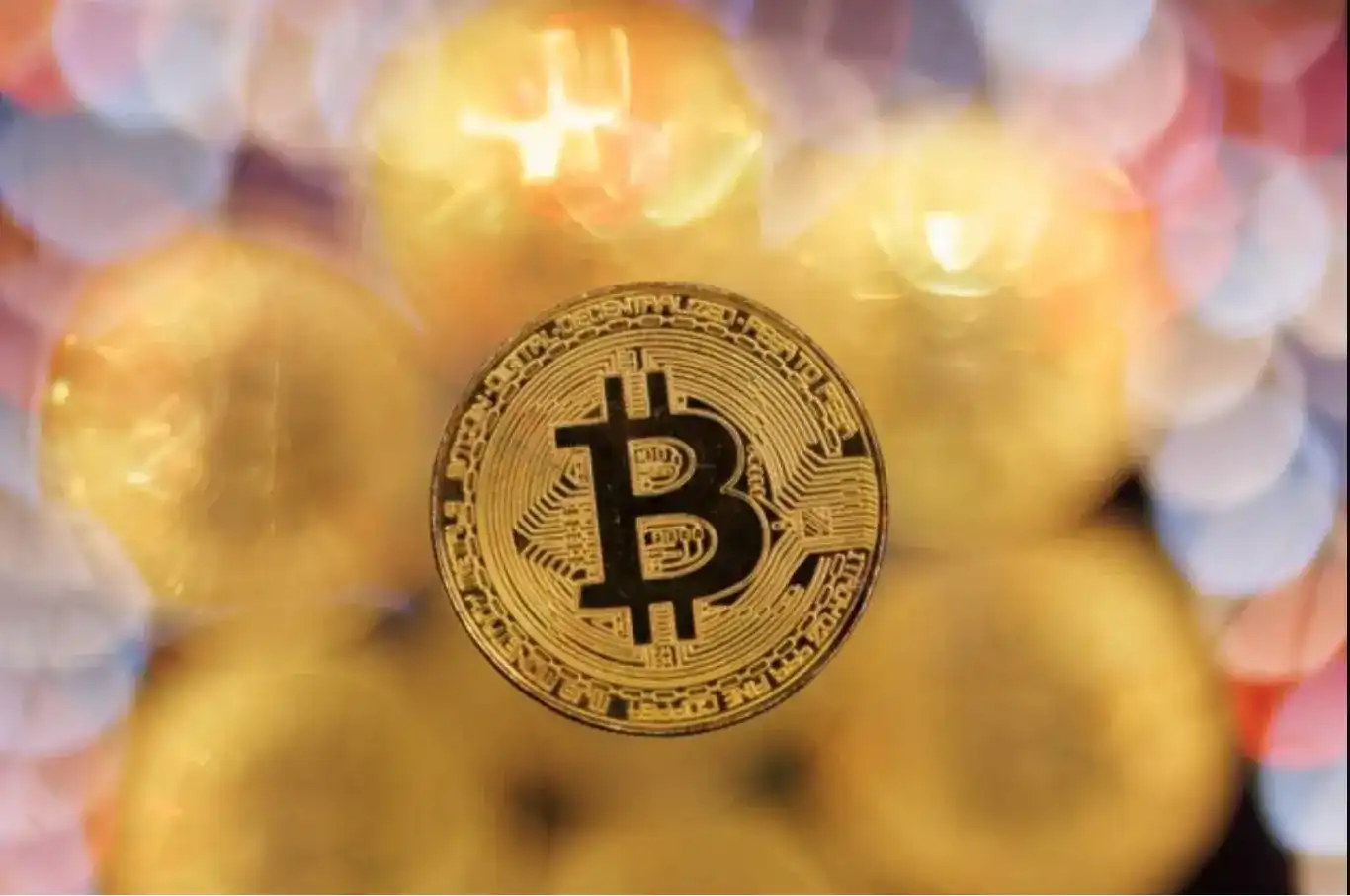 比特币盘整深水区:Q4 关键阶段的突围路径
