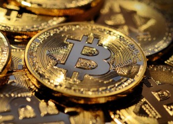 Bitcoin On-Chain Alert: BTC MVRV Ratio Breaks Below 365-Day Average – Here’s What This Means
