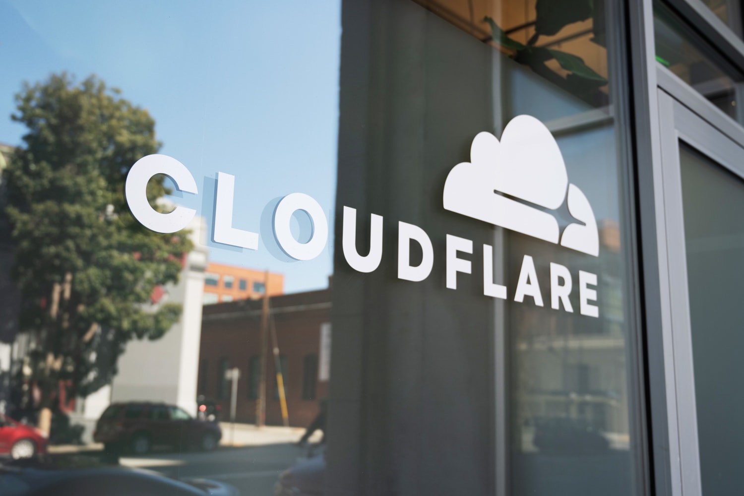 「我慌了，发生了什么？」，Cloudflare 故障引发全球互联网混乱