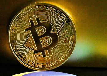 Protect Your Wealth With Bitcoin: Kiyosaki Signals Beginning Of ‘Massive Crash’