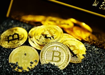 US Holding Off On Bitcoin Reserve—Waiting For The World To Move First, Crypto Expert Says
