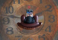 下跌市场的生存法则：从方向性投机到系统性盈利的七种路径