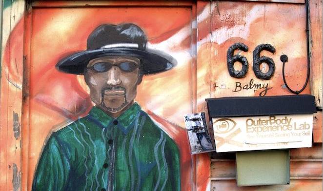 Đường "Chém Chết" Gây Bão Mạng: Giấc Mơ Mỹ Tan Vỡ, Thế Giới Tiền Ảo Tỉnh Giấc