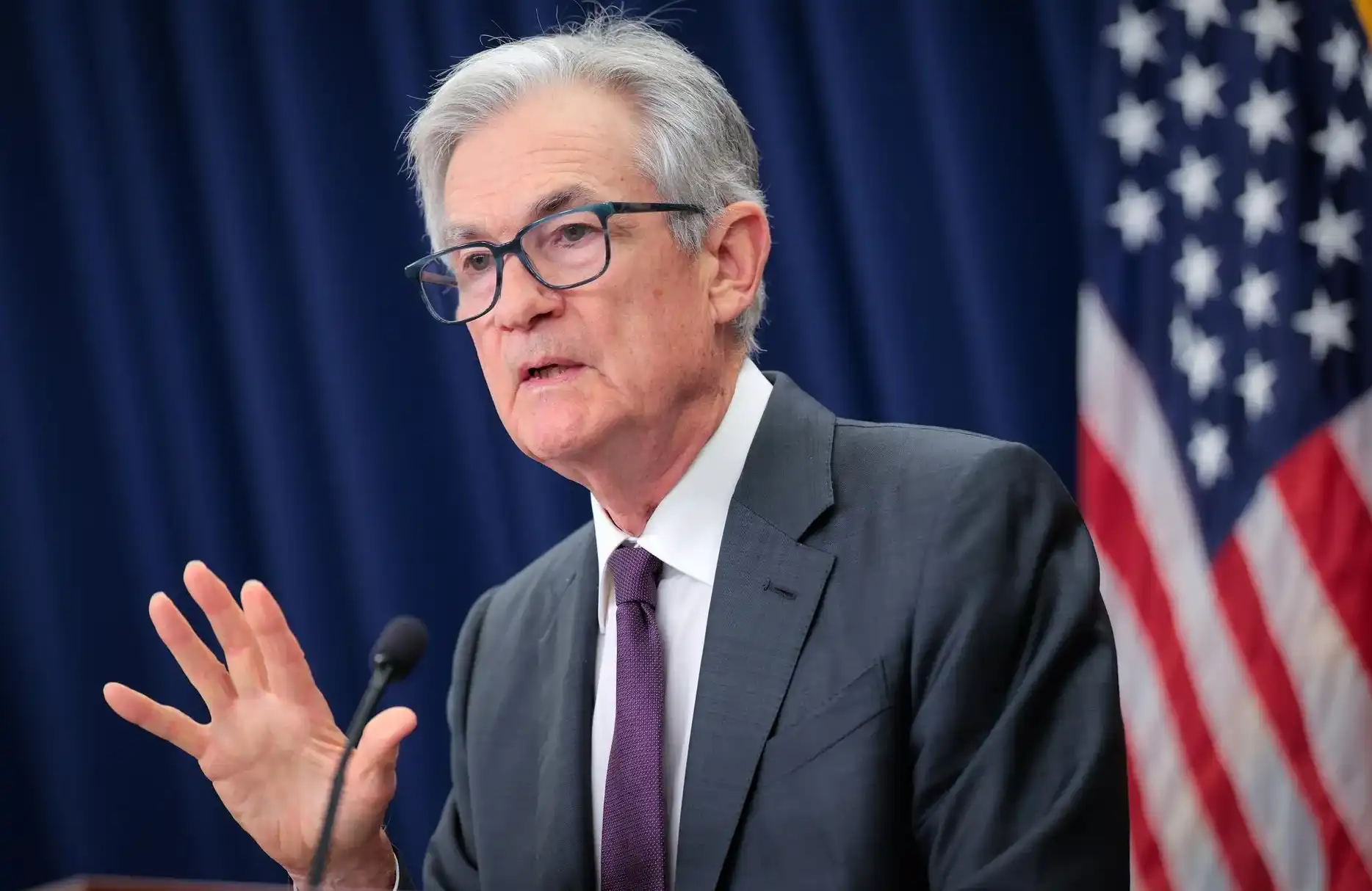 福布斯2026年利率预测，美联储的方向由谁决定？