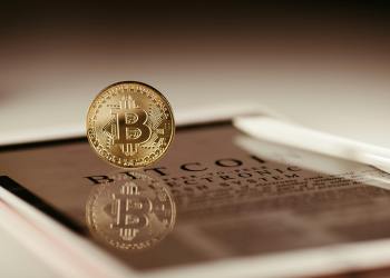 Bitcoin Boost: Fidelity CEO Confirms Personal Holdings, Hails BTC As ‘Gold Standard’