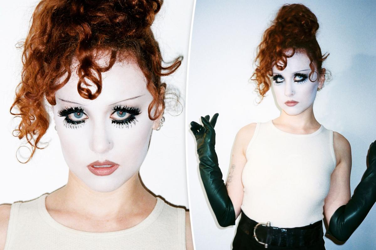 Chappell Roan tỏa sáng với hàng mi kim tuyến trong vai trò đại sứ thương hiệu toàn cầu mới của MAC