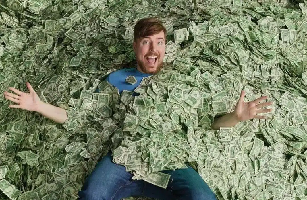 Collaboration Transversale : Tom Lee investit 200 millions de dollars et s'associe à la superstar mondiale MrBeast