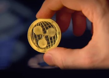 Lợi ích Mở XRP Tăng Mạnh Đối Đầu Với Tín Hiệu Giá Và On-Chain Giảm Giá