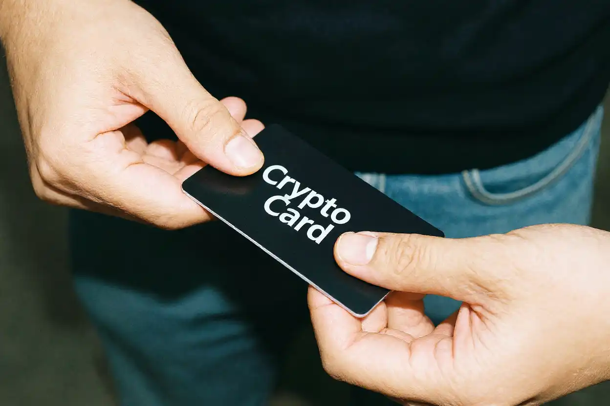 A 10,000-Word Exploration of Stablecoin Payments: How Crypto Cards Connect Digital Assets with Global Commerce