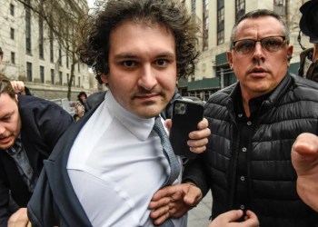 La Senadora Lummis Reprende a Sam Bankman-Fried y Afirma que la Ley CLARITY Significaría una Condena Más Larga