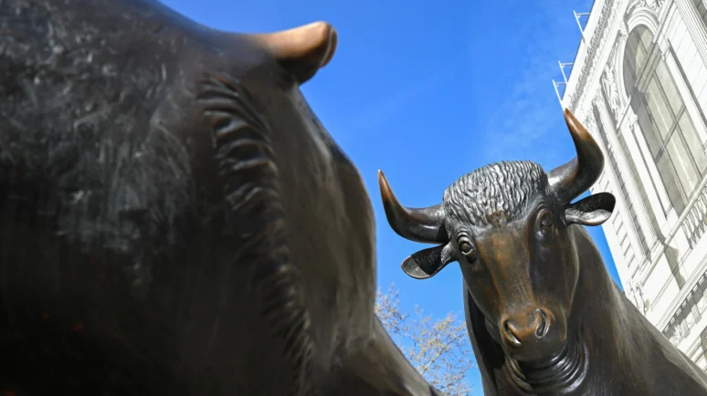 Altcoin Sell Pressure Hits 5-Year Extreme — Is This the Bottom Signal Investors Have Waited For?