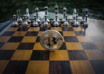 Un krach du Bitcoin en dessous de 10 000 $ pourrait-il anéantir Strategy ? Saylor partage ses prévisions
