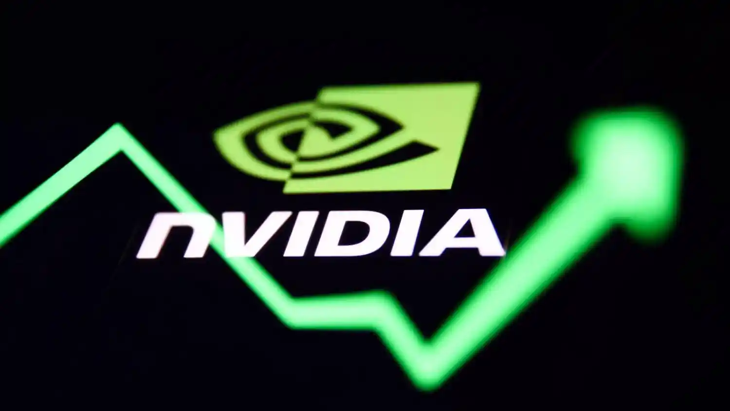 Los ingresos de Nvidia del Q4 aumentan un 73%, la guía del Q1 es "explosiva" y alcanza un nuevo récord, Huang Renxun eleva la expectativa de ingresos a 500 mil millones