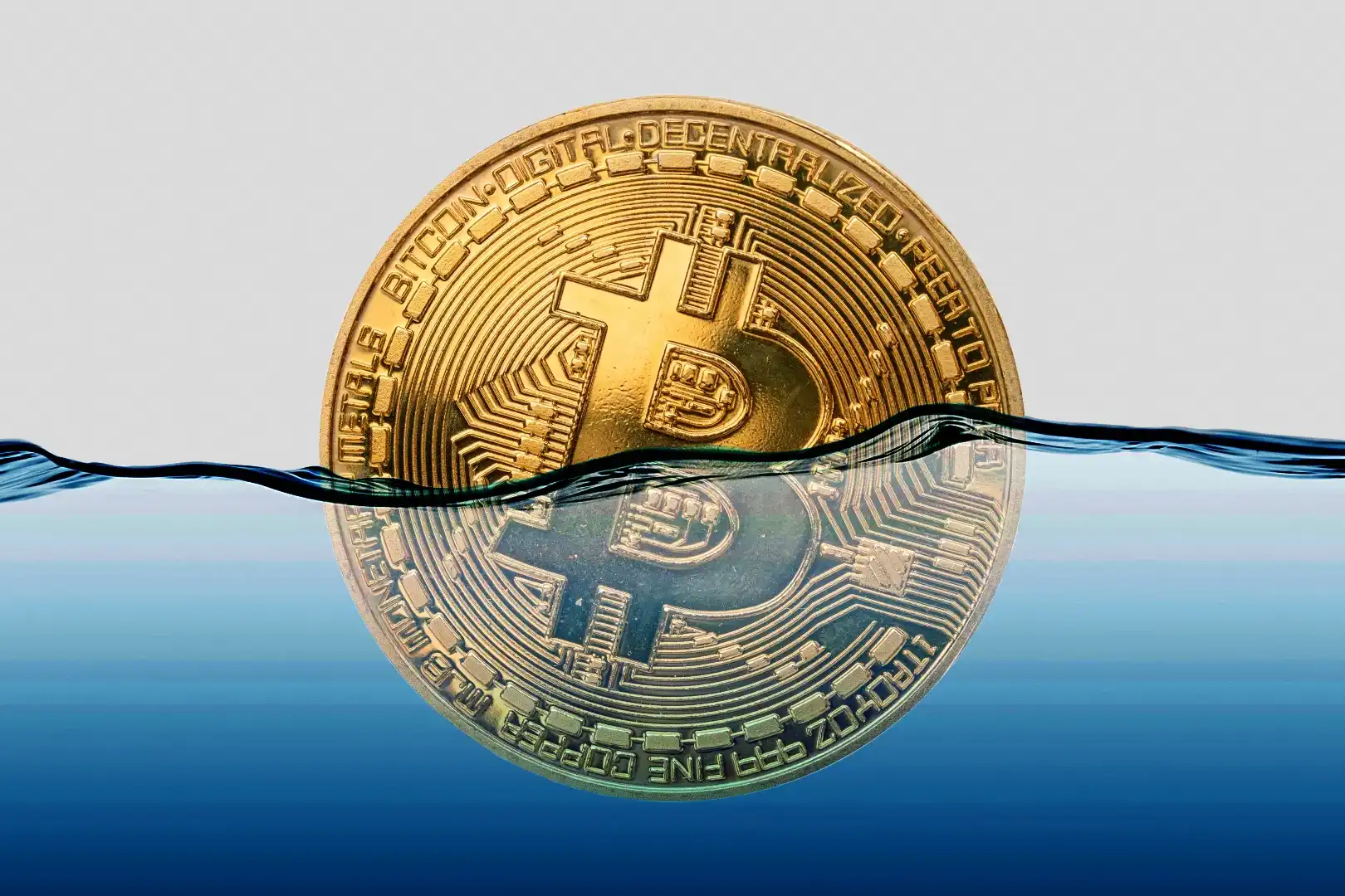 Pricing Mechanism Failure: Bitcoin Lost in Conflicting Narratives